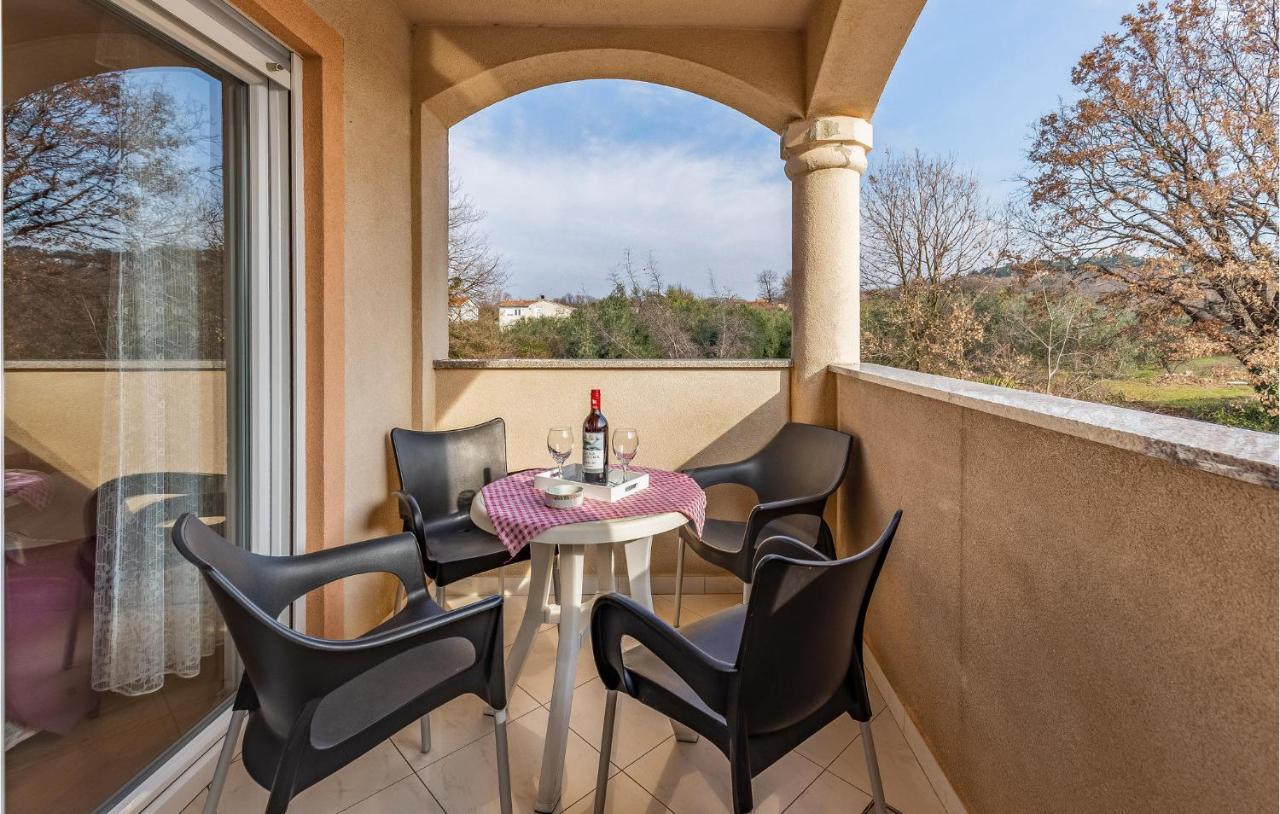 Lovely Apartment In Medulin With Kitchen Exterior photo