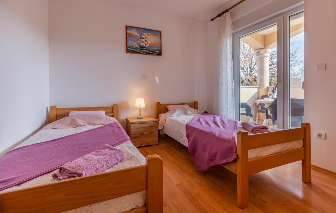 Lovely Apartment In Medulin With Kitchen Exterior photo