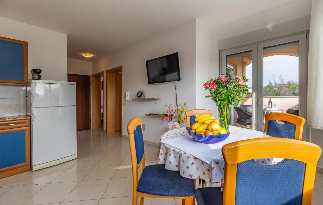 Lovely Apartment In Medulin With Kitchen Exterior photo