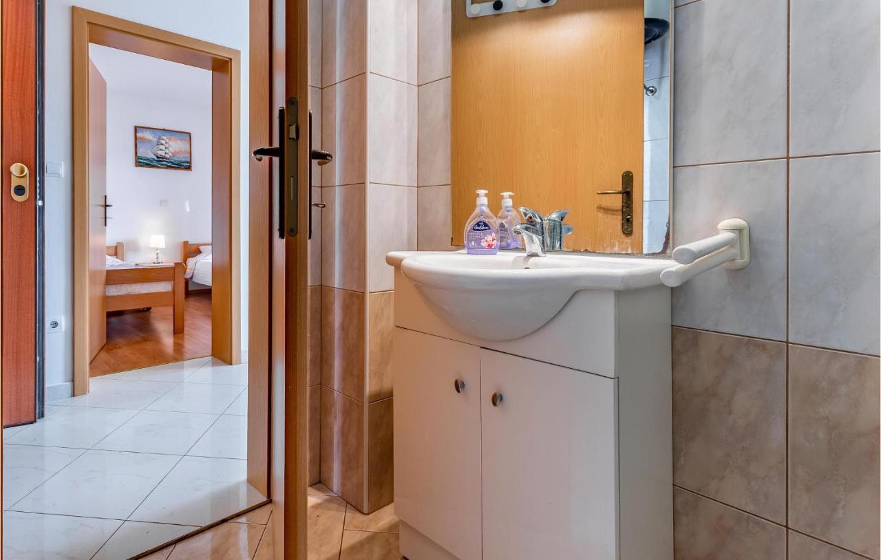 Lovely Apartment In Medulin With Kitchen Exterior photo